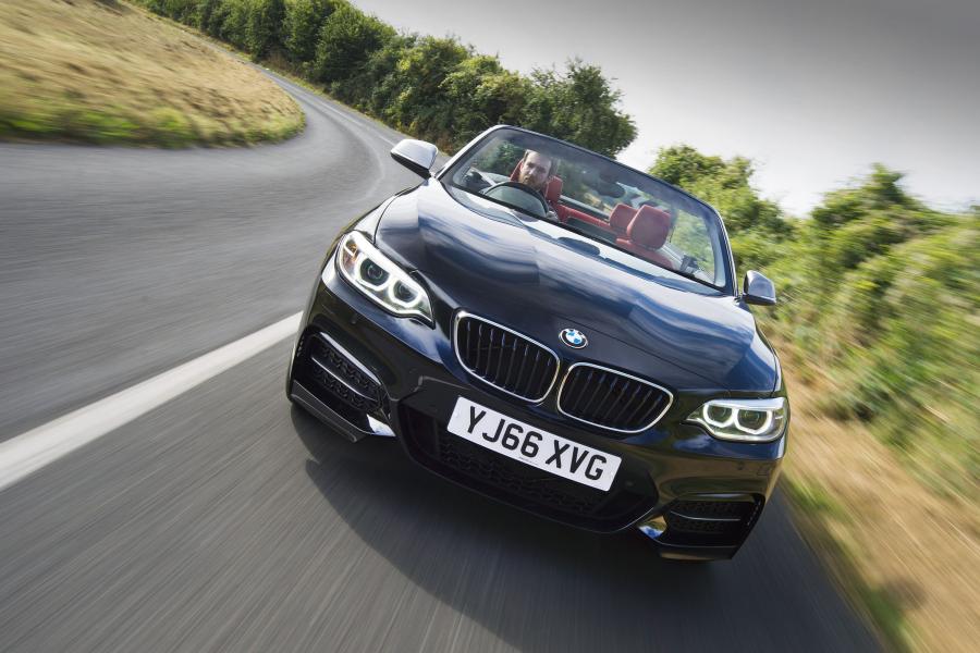  BMW M240i Convertible 2016 года  (UK) (фото 4 из 21)